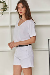 MOMA's simple design brings out the comfort and style of the shirt