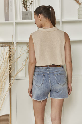 MOMA Summer Essential | Beige Sleeveless Polo Garment