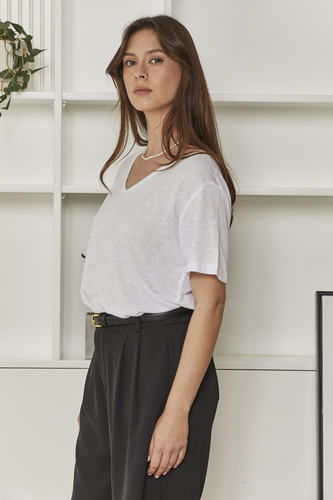 MOMA Relaxed Fit V - Neck Top | White, Timeless & Airy