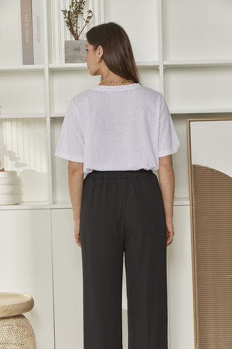 MOMA White Crew Neck Tee | A Staple for Effortless Timeless Style