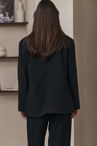 MOMA Black Tailored Garment | Comfort Meets Minimalist Style