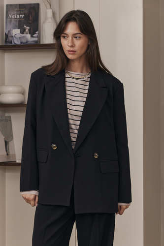 MOMA Black Tailored Garment | Comfort Meets Minimalist Style