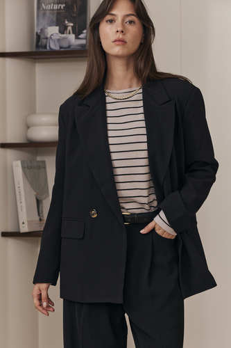 MOMA Black Tailored Garment | Comfort Meets Minimalist Style