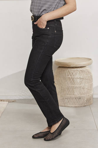 MOMA Stylish Belted Black Jeans
