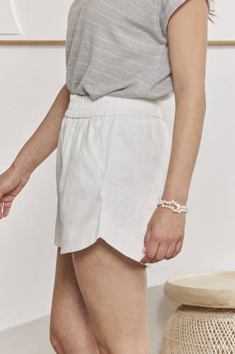 MOMA Comfortable White Elastic - Waist Shorts