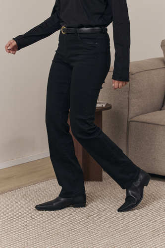 MOMA Comfortable Black Belted Jeans