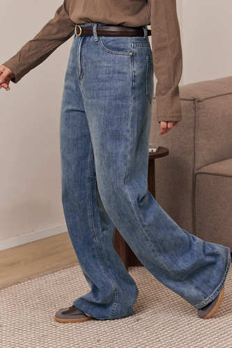 MOMA Comfortable Blue Belted Jeans