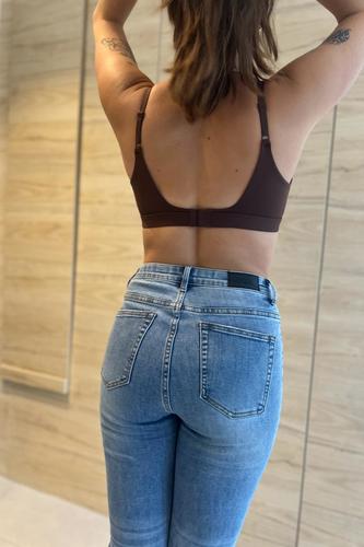 MOMA Wireless Bra: Subtle Lift & Trendy Twist Detail